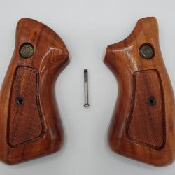 Plaquettes bois :  R&eacute;volver Taurus 66.