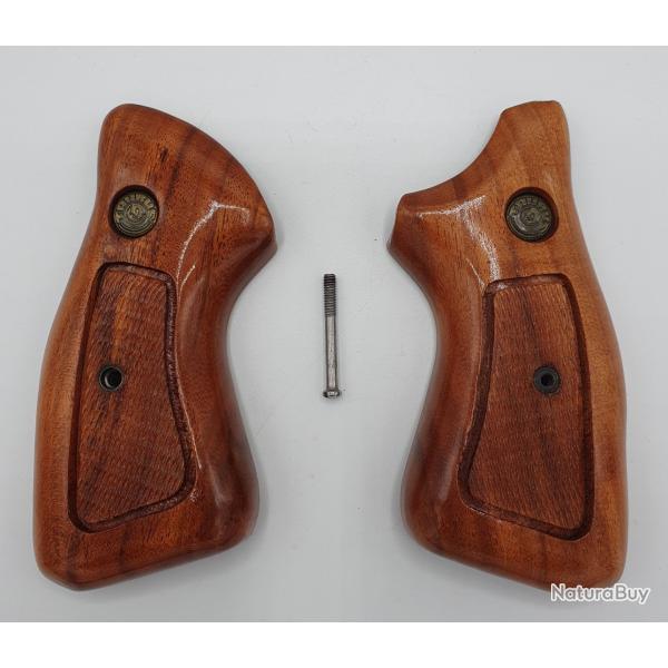 Plaquettes bois :  R�volver Taurus 66.