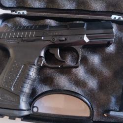 p99 walther avec deux chargeurs de billes , bo&icirc;te rangement