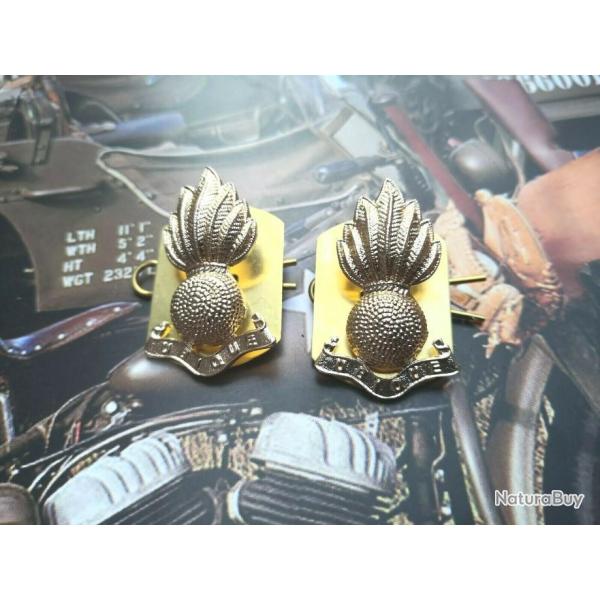 Lot de deux insignes de col de veste artillerie anglaise  - 6a.