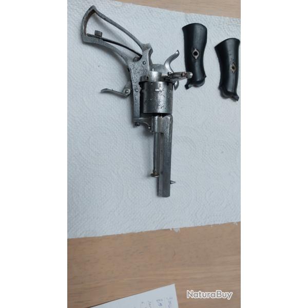 Revolver lefaucheux 7mm a broches grav�