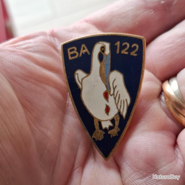 INSIGNE BA 122 CHARTRES ( DRAGO PARIS - A 671 )