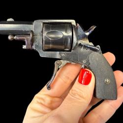 BULLDOG FABRICATION BELGE calibre 320