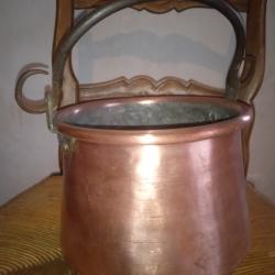 Chaudron en cuivre ?tam? avec poignee en fer forg? pour la confiture