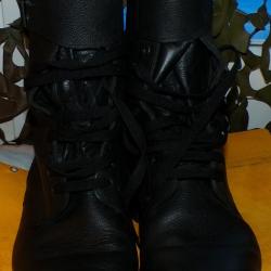 RANGERS , BOTTES DE MARCHE DE L'ARMEE FRANCAISE, POINTURE 46 , COMME NEUF . FABRICATION FRANCAISE AR