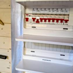 Coffret &eacute;lectrique pr&eacute;-&eacute;quip&eacute; 3 rang&eacute;es/39 modules - 3 ID  19 disjoncteurs - EasyConnect - Thomson