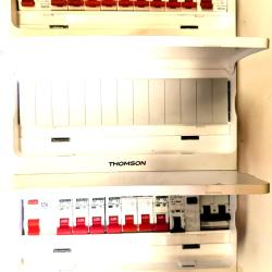 Coffret &eacute;lectrique pr&eacute;-&eacute;quip&eacute; 3 rang&eacute;es/39 modules - 3 ID  19 disjoncteurs - EasyConnect - Thomson