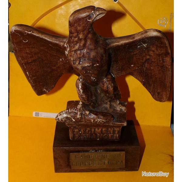 LEGION : AIGLE DE LA LEGION ETRANGERE , CAMERONE 1970 COUPE DE TIR AU P.A , MATIERE EN PLATRE ET BOI