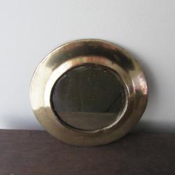 Miroir rond en laiton &agrave; suspendre 1970