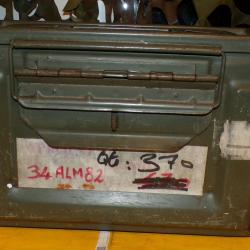 ARMEE FRANCAISE   : CAISSE EN METAL , POIDS 2,600 KG DIMENSION LONGUEUR 30 CM HAUTEUR 19 CM LARGEUR