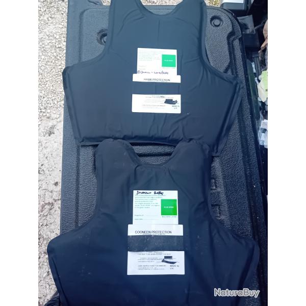 Ench�re lot de 2 plaques balistiques contre les armes de poings et les lames HAWK 40x40 et 40x36 cm