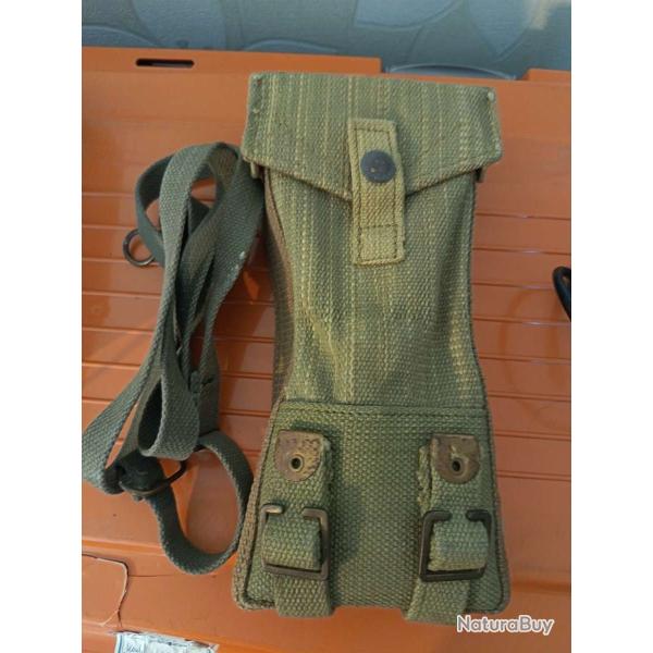 Pochette militaire kaki ancienne - toile �paisse avec sangle