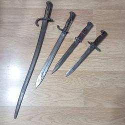 Lot de ba&iuml;onnettes &agrave; restaurer et compl&eacute;ter.