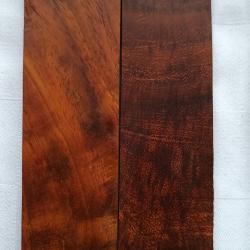 Plaquettes de bois de satin&eacute; ruban&eacute; ond&eacute;