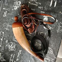 Corne &agrave; poudre Track of the Wolf