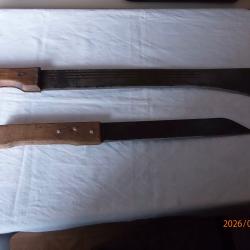 Lot machette et couteau.