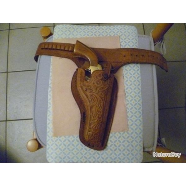 HOLSTER DE CEINTURE EN CUIR POUR REVOLVER WESTERN OU AUTRES, BON ETAT