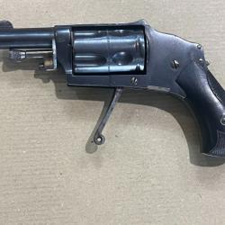 revolver Belge calibre 6 mm Velodog + &eacute;tui