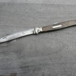 Superbe couteau Ch&acirc;tellerault &agrave; pompe avant en corne flamm&eacute;e piquet&eacute;e.