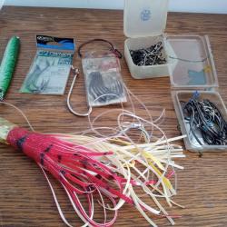 beau lot de p&ecirc;che en mer - hame&ccedil;ons -&eacute;merillons  -suite a  l arr&ecirc;t  de mon activit&eacute;