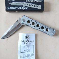 Smith & Wesson /  couteau pliant "Extreme Ops" First Production.