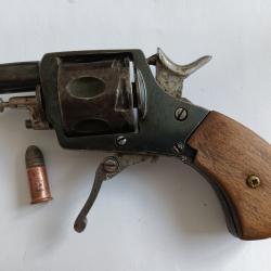 REVOLVER BULLDOG cal.8 mms cat.D 1 � sans prix de r&eacute;serve
