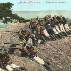 CPA - Armee Allemande ,Infanterie en couverture - N&deg;7342