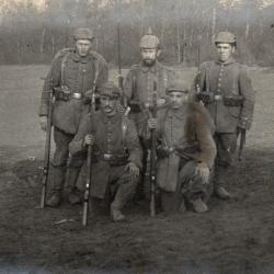CPA - UN GROUPE DE SOLDATS ALLEMAND -N&deg;7347