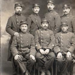 CPA -photo D'un groupe de soldats -N&deg;7350