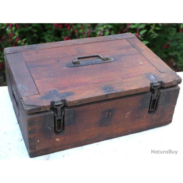 Caisse personnelle transform�e par soldat de l'occupation en France WWII