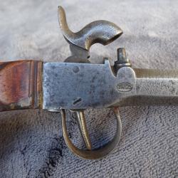Joli pistolet balle forc&eacute;e