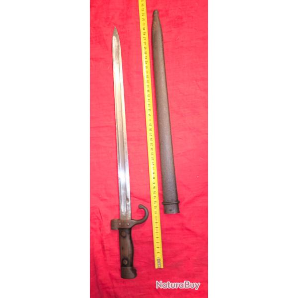 Ba�onnette mousqueton 1892 � quillon non coup� poign�e bois. Avec fourreau.