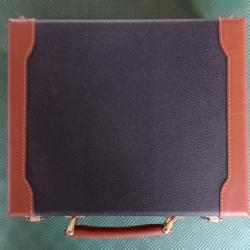 MALLETTE DE CARTOUCHES, belle QUALIT&Eacute;, Angles de protection et c&ocirc;t&eacute;s cuir, mont&eacute; fa&ccedil;on sellier.