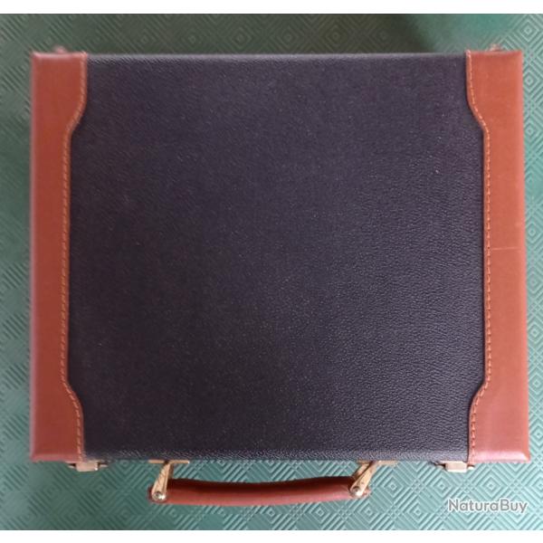 MALLETTE DE CARTOUCHES, belle QUALIT�, Angles de protection et c�t�s cuir, mont� fa�on sellier.