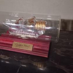 Tr&egrave;s joli bateau en verre dans sa bouteille