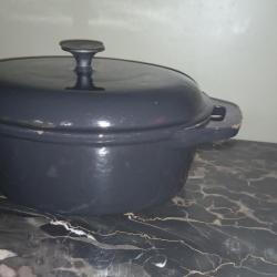 Marmite , cocote, f&eacute;tou en fonte &eacute;maill&eacute;e