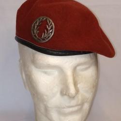 B&eacute;ret parachutiste sp&eacute;cialit&eacute; v&eacute;t&eacute;rinaire TAP taille 56 1993