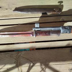 Ba&iuml;onnette 98k de 1937 avec son support .Fourreau pas au m&ecirc;me num&eacute;ro