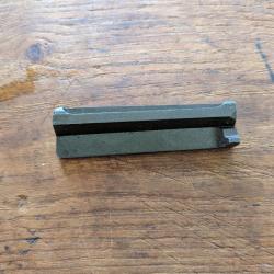 Vends &eacute;l&eacute;vateur magasin pour MAS 36