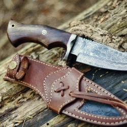 Couteau damas - outil de chasse et camping de qualit&eacute; sup&eacute;rieure avec manche en noyer