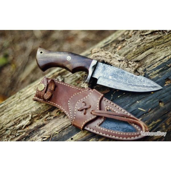 Couteau damas - outil de chasse et camping de qualit� sup�rieure avec manche en noyer