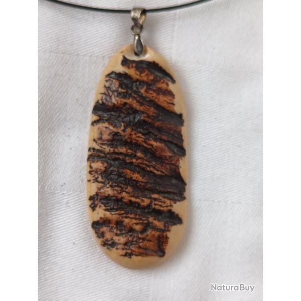 Bijou tour de cou Corne de Buffle.