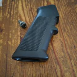 poign&eacute;e d'origine AR15 tr&egrave;s bon &eacute;tat