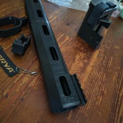 garde main Derya TM22 a levier sous garde + r&eacute;cup&eacute;rateur douilles 22lr