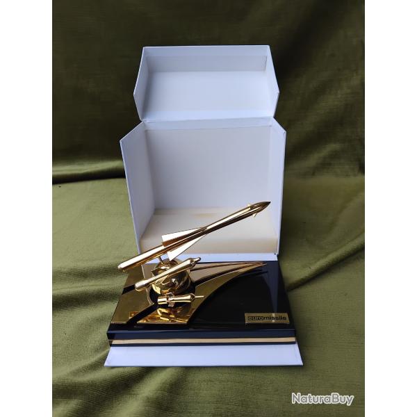 troph�e sculpture missiles