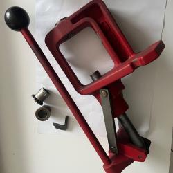 Presse Pacific avec 3 inserts pour chargement rapide des outils