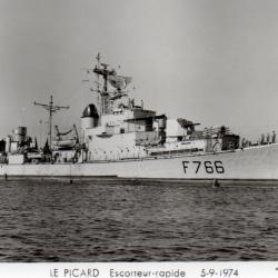 CPA- MARINE DE GUERRE - LE PICARD ESCORREUR-RAPIDE 5-8-1974 -N&deg;7362