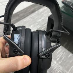 Casque Antibruit Noire avec coque rigide de protection
