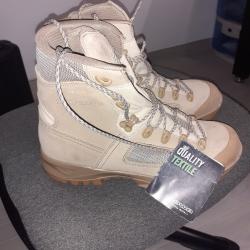 Lowa elite d&eacute;sert neuf