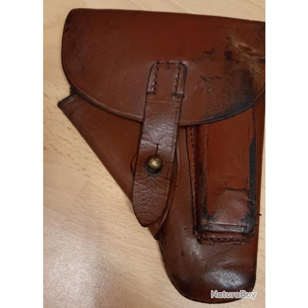 Etui en cuir brun fauve ww2